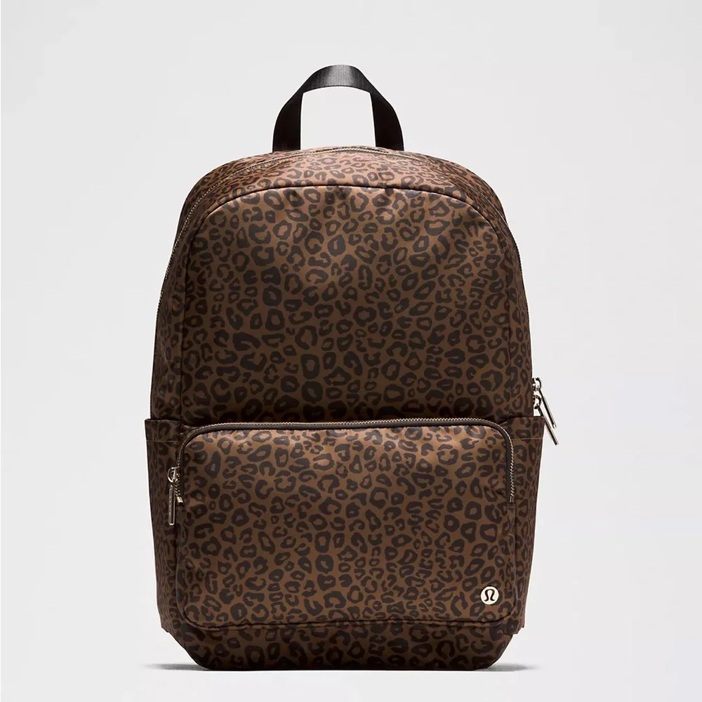 Lululemon Everywhere Backpack 22L Metal Hardware- LPOK/GOLD